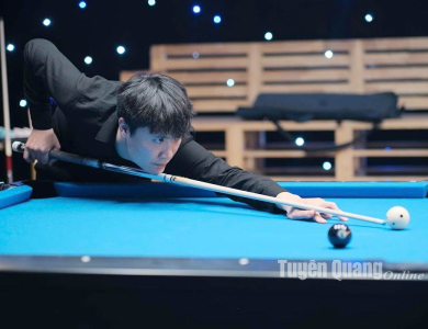 Billiards hấp dẫn người trẻ