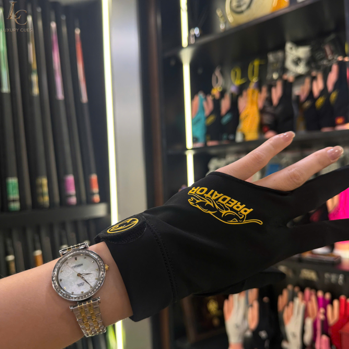 GĂNG TAY CHƠI BI-A PREDATOR SECOND SKIN MÀU ĐEN VÀ VÀNG KÍN 3 NGÓN - TAY TRÁI